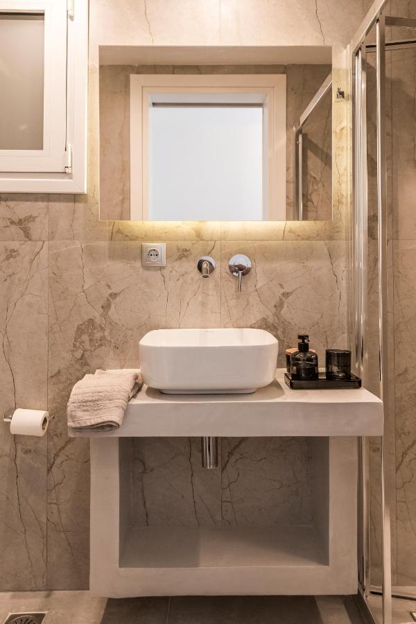 A Bright Nest In The Heart Of Plaka Apartment Athens Ngoại thất bức ảnh